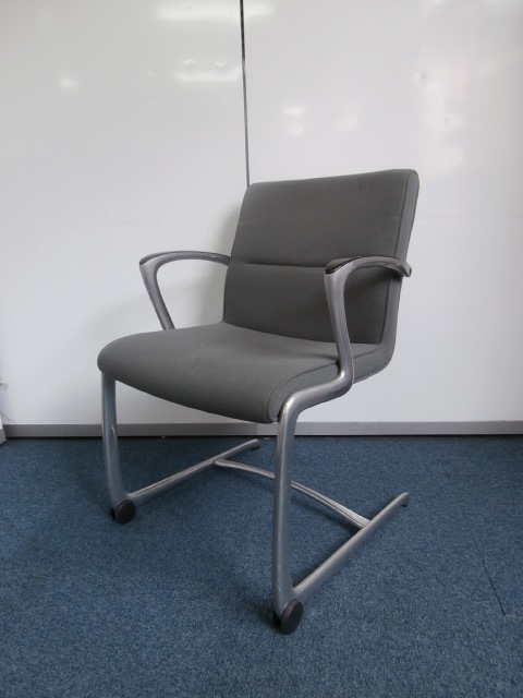 【イトーキ製】【ミーティングチェア】在庫限りの商品です！
                        
                                    中古
            