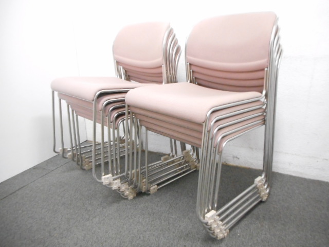 ■スタッキングチェア10脚セット　■ライトローズ　■オカムラ（okamura）【セット商品】 
                        8113
                                    中古
            