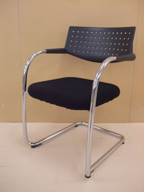 【状態良好】Vitra.社(ヴィトラ社) VISAVIS/ビザビ スタッキングチェア ブラック色【デザイナーズ家具】
                        
                                    中古
            