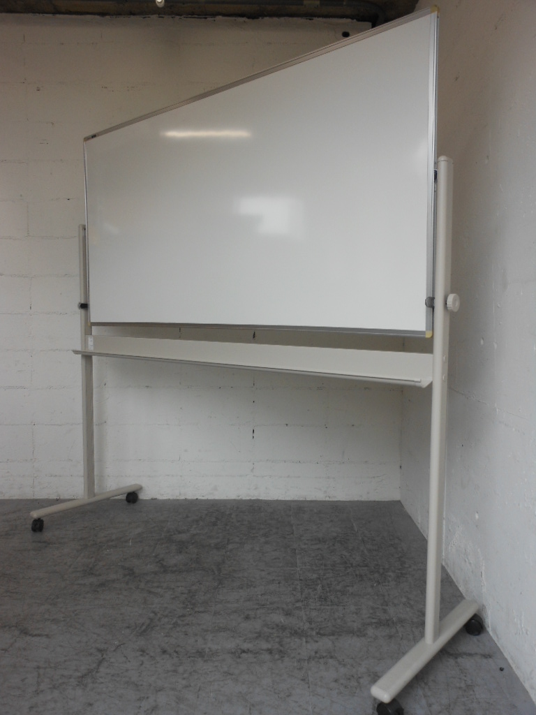 【スクリーン兼用タイプ】両面ホワイトボード脚付き｜W1800タイプ｜
                        
                                    中古
            