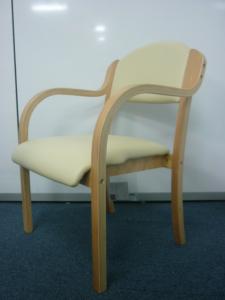 木製スタックチェア　パステルアイボリー　介護用としても使いやすい！
                        
                                    新品
            