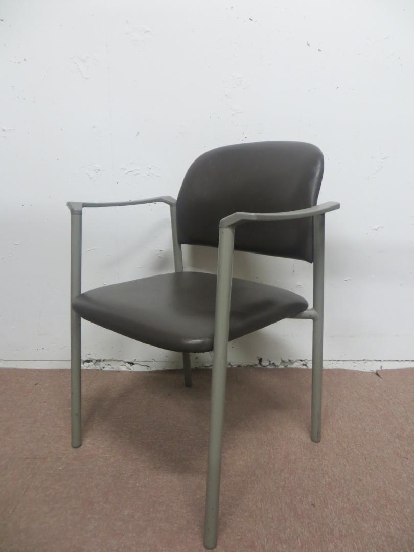 【今なら20％OFF！通常3,500円→2,900円！】【スタッキングチェア】数が揃います！会議室にぜひ！
                        
                                    中古
            