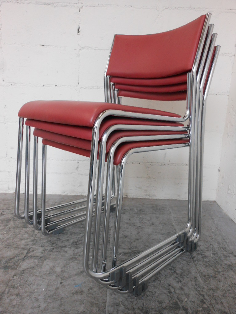 ～チェア4脚セットのご案内～明るめのカラーで一新
                        
                                    中古
            