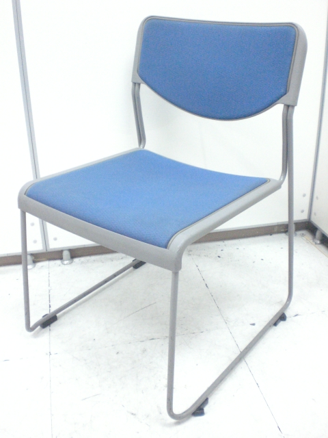 数あります｜シンプルなブルー｜重ねて素敵なスタッキングチェア｜
                        
                                    中古
            