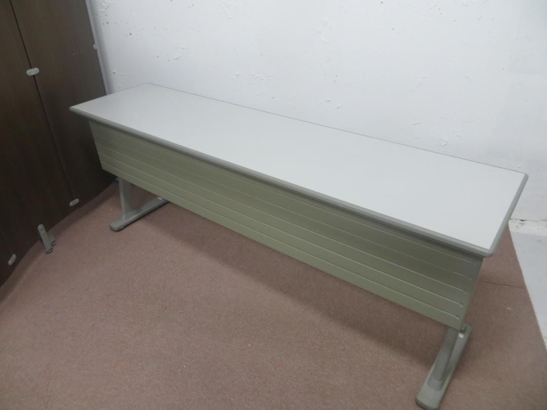 【高機能付きスタックテーブル】ボタン一つでストッパーがかかります。収納から設置までが楽々！高品質のスタックテーブルをお手頃価格でのご提案です！
                        8184ＬＡ
                                    中古
            