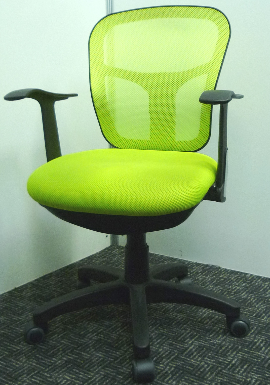 不二興産 ローチェア コヨーテ ・オリーブ2台セット80kg耐荷重 中古