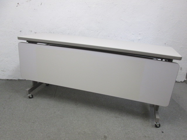 【幕板付き】【オカムラ製　サイドスタックテーブル　ニューグレー色】【W1500の2名様用】
                        
                                    中古
            