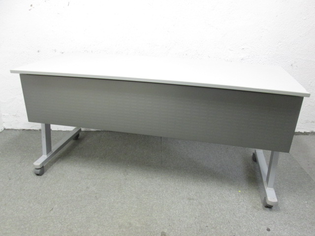 【幕板付き】【W1800の3名様用】【内田洋行製　サイドスタックテーブル　ニューグレー】
                        
                                    中古
            