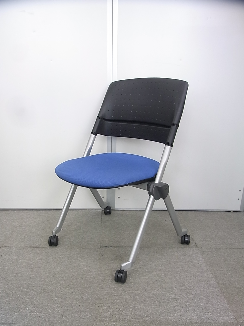 【1脚限定価格！】オカムラ製 LITAチェア 人気のミーティング用チェアが入荷！！
                        リータⅡ
                                    中古
            