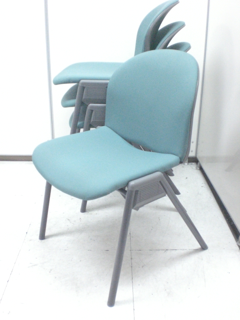 【4脚1セット】厚いクッションが座り心地抜群！
                        
                                    中古
            