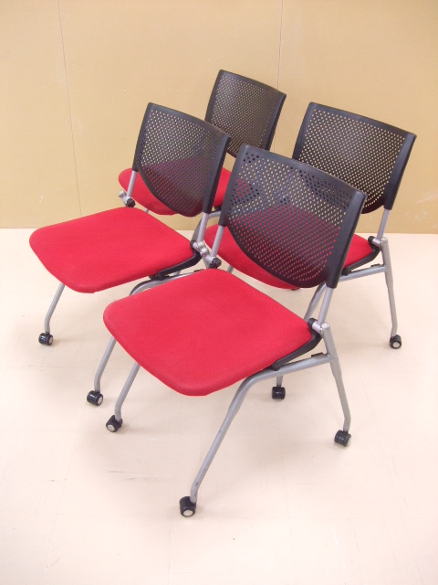 【祝！足立・葛飾店オープン】オカムラ製 プロスタックチェア　ネスティングチェア　鮮やかなレッド　キャスター付きで移動も楽々！【4脚セットで1,000円OFF】 
                        プロスタック
                                    中古
            