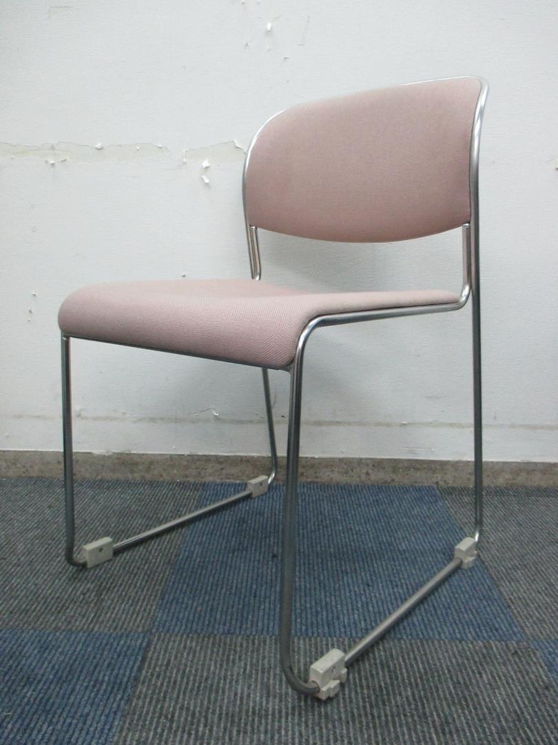 【18脚揃います!!】オカムラ製　スタックチェア【ライトローズ色】
                        
                                    中古
            