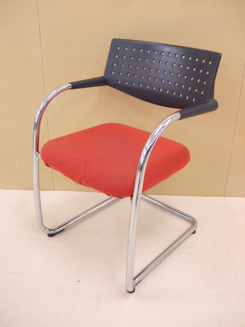 【状態良好】Vitra.社(ヴィトラ社) VISAVIS/ビザビ スタッキングチェア ブラック色【デザイナーズ家具】
                        ビザビ
                                    中古
            