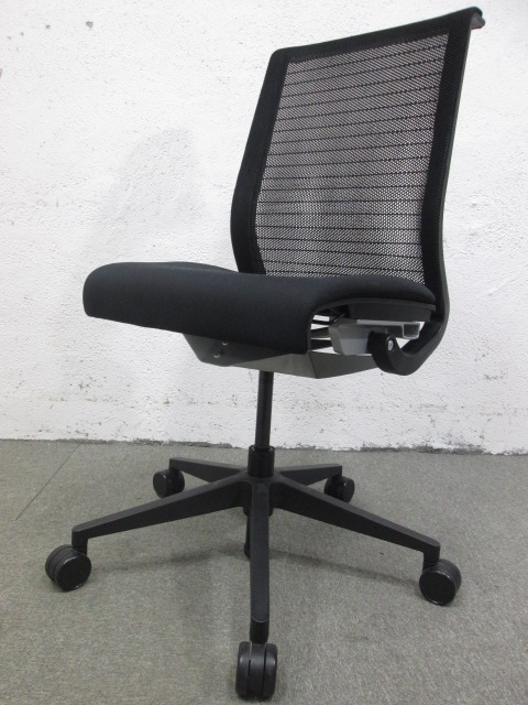 【緊急入荷!?羽の生えたチェア!?】非常に軽く、軽やかなチェアです！｜背もたれメッシュで夏にピッタリ！｜
                        シンクチェア
                                    中古
            