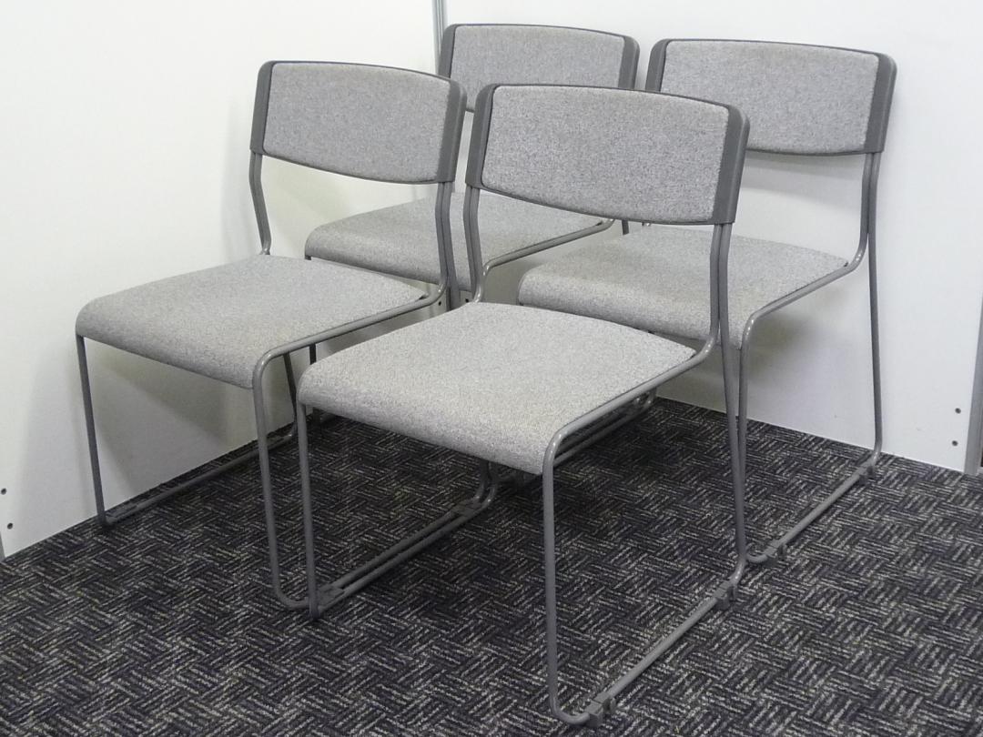 【４脚１セット！】ちょっとした催事や会議に■ローコストなスタックチェア■無難なグレー■軽い！
                        スタッキングチェア
                                    中古
            