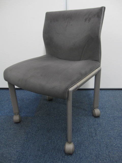 【ミーティングチェア】オカムラ製　モフモフチェア【中古品　会議用移動式椅子】
                        
                                    中古
            