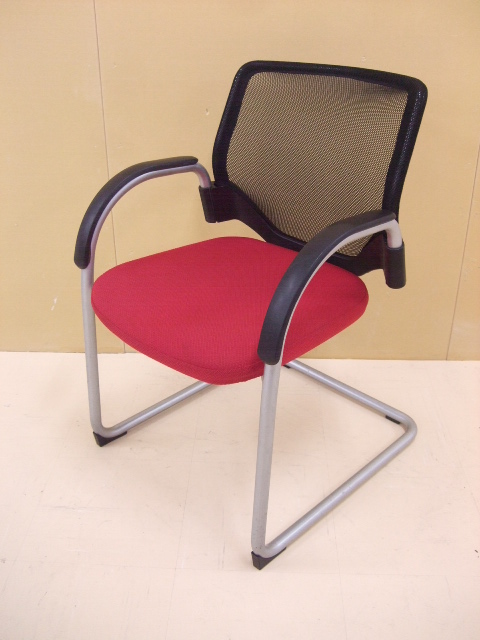 【祝！足立葛飾店オープン特価！】岡村製作所製 ミーティングチェア エアリシリーズ■夏を待ちわびた元気なレッド！■背面メッシュで涼しい！ 
                        エアリ
                                    中古
            