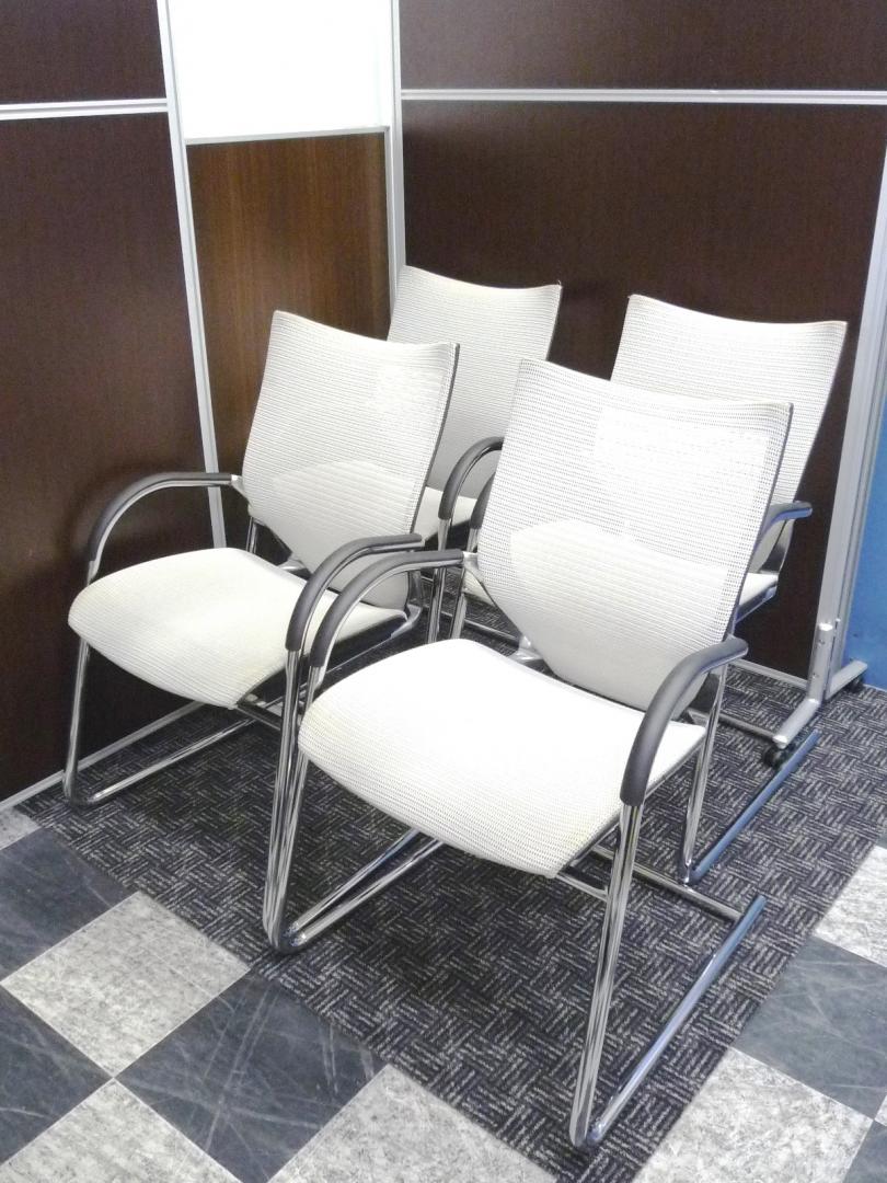 【４脚セット】■人気のオカムラ製バロンチェア■ミーティングチェア型■流行のメッシュで通気性バツグン！これからの季節にオススメ
                        バロン
                                    中古
            