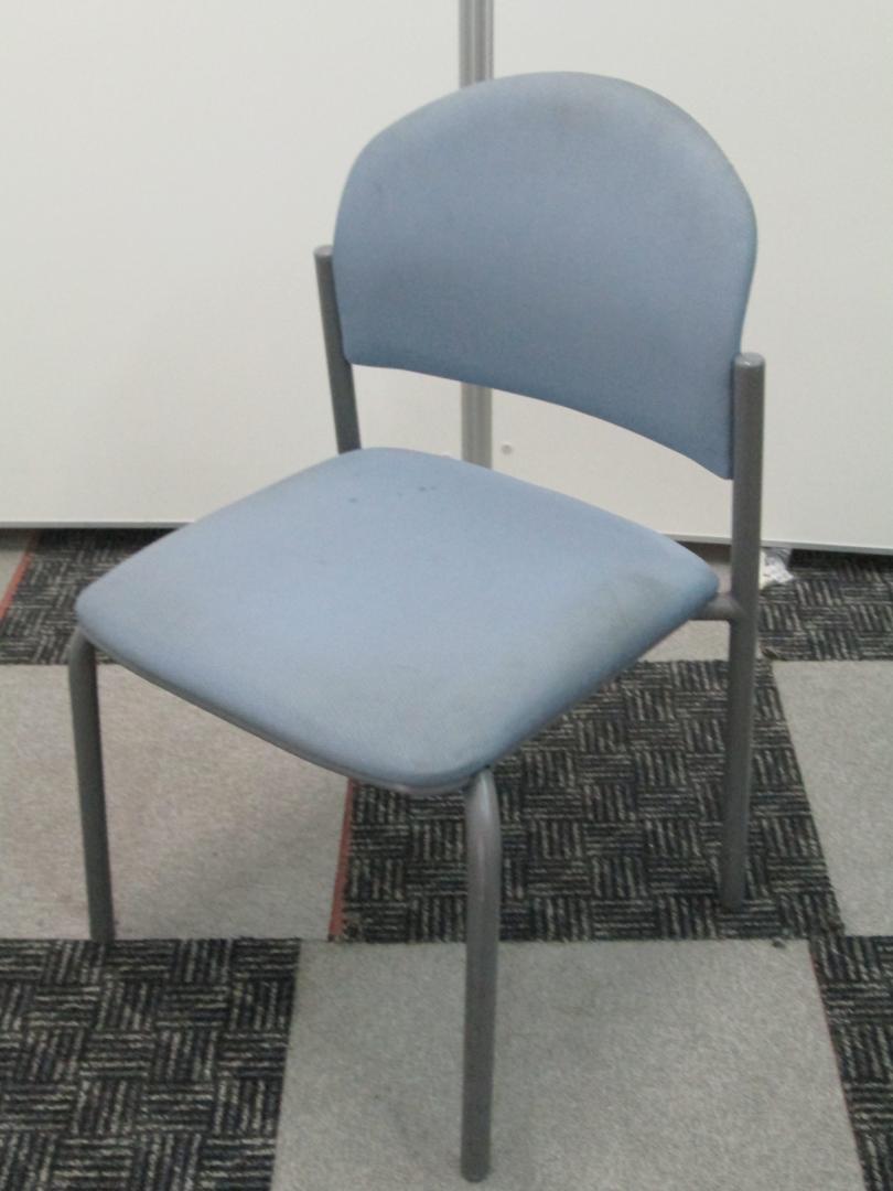 【６脚セット商品】６人掛けの会議室に最適。エントランスの待合に設置してもいいですね。
                        
                                    中古
            