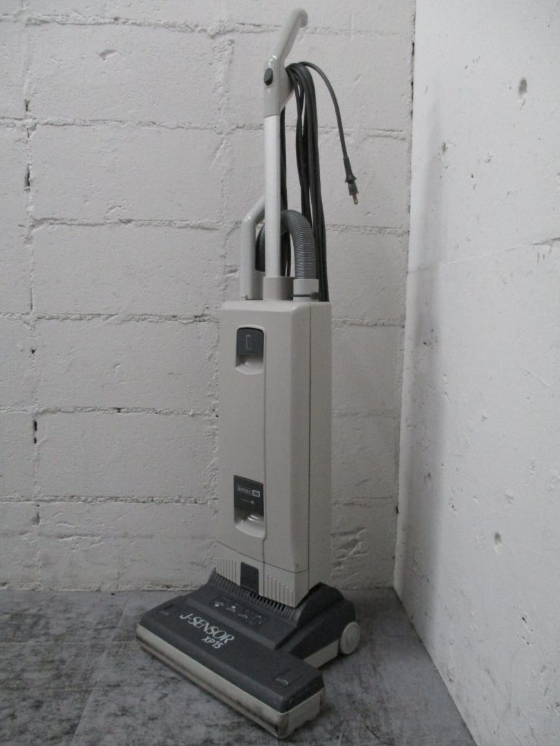 ～カーペットフロア向け掃除機～綺麗なオフィスは日常的な掃除から!!
                        
                                    中古
            