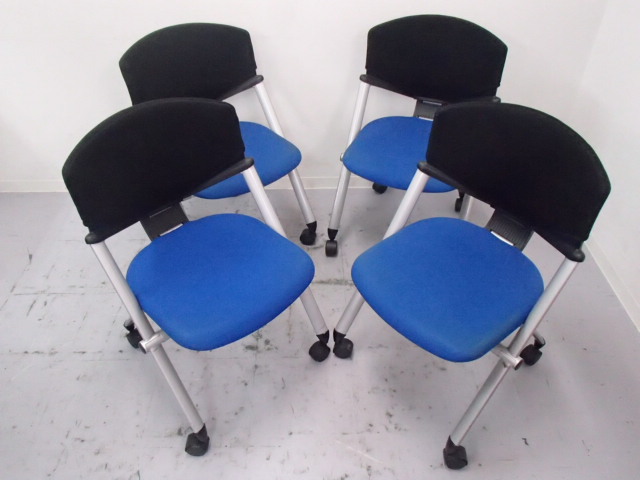 【4脚セット】｜ミーティングチェア｜コルサチェア・肘無し・キャスター付き｜ブルー×ブラック
                        コルサ
                                    中古
            