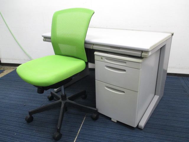 疑似片袖机セット（デスク＋3段ワゴン＋バリシアチェア）｜イトーキとオカムラとコクヨのコラボ品！【セット商品】
                        
                                    中古
            