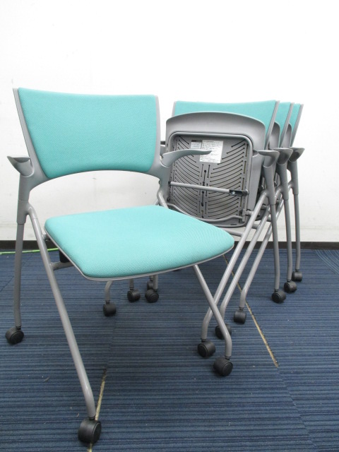 19,800円⇒15,980円｜【専門会社によるクリーニング実施品】4脚セット マノスチェア(キャスター付き)｜縦方向も横方向もイケる！【セット商品】【値下品】
                        マノス
                                    中古
            