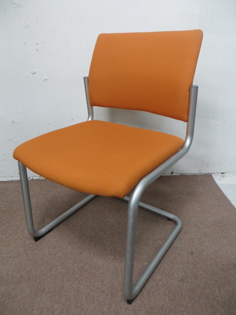 【ロット】【状態良好】鮮やかなオレンジ色が部屋の雰囲気を明るくします！
                        
                                    中古
            