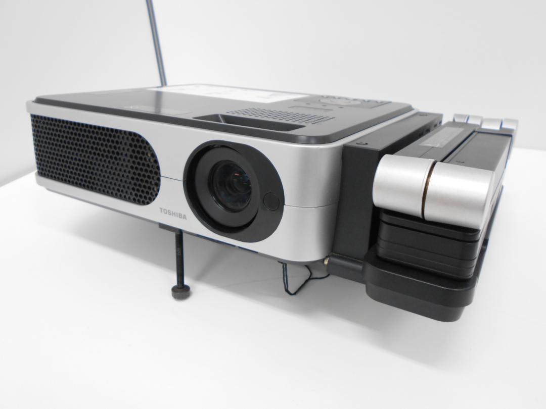 プロジェクター　書画カメラ付き　書類などもその場で撮影可能
                        TLP-XC2000
                                    中古
            