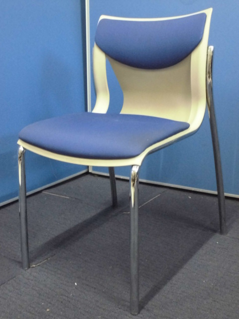 【座りごたえあります！】コクヨ｜スタッキングチェア/会議用チェア｜ブルー
                        
                                    中古
            