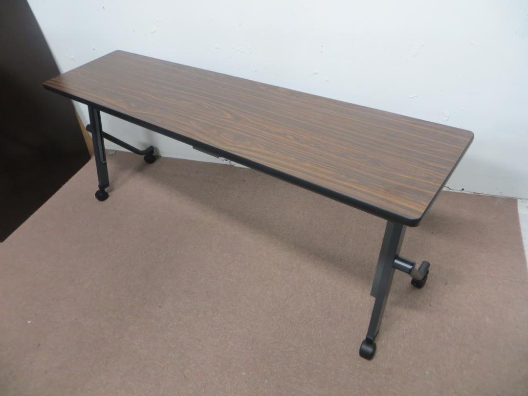 【注目商品】【複数入荷】お客様からの御声掛けも非常に多い、高品質のスタッキングテーブルが入荷致しました！
                        
                                    中古
            