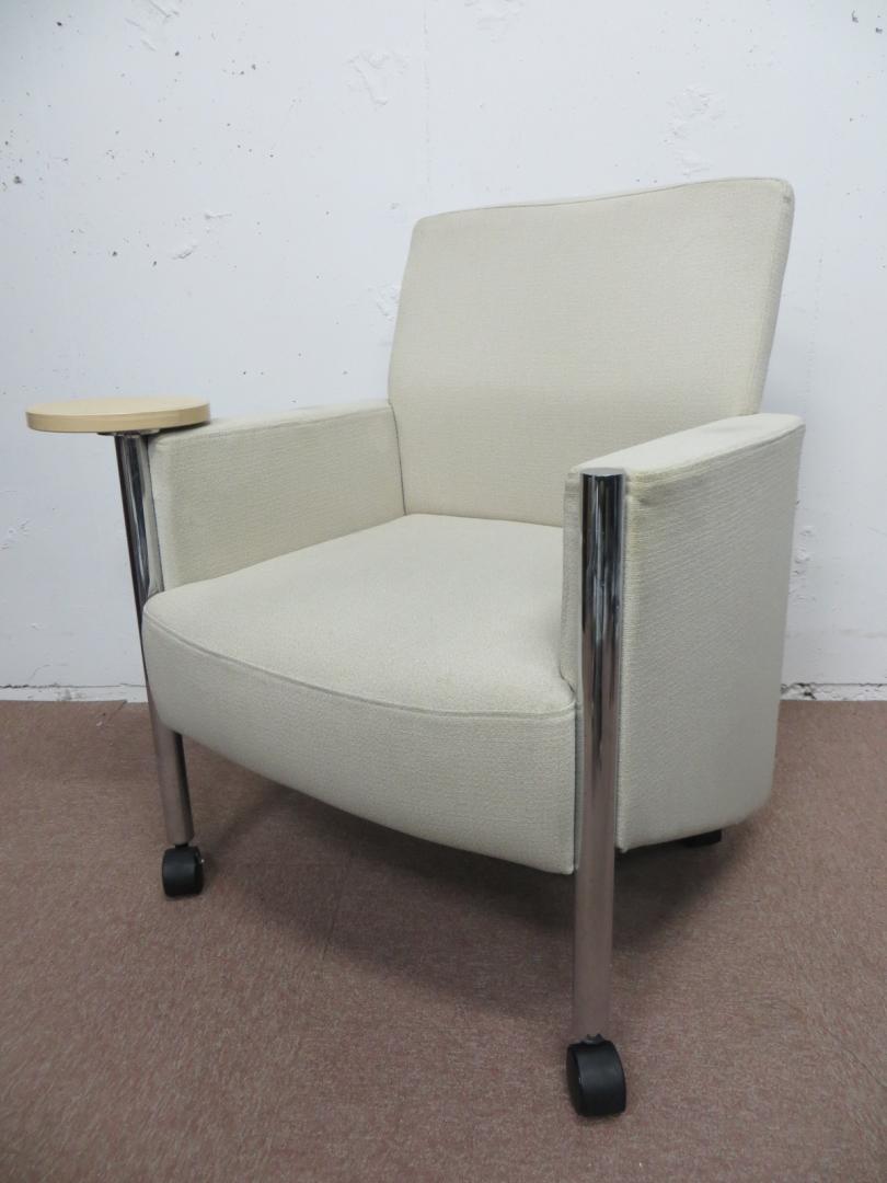 【今なら60％OFF！通常32,000円→12,800円！】【4脚セット】待合室に最適【ラウンジチェア　テーブル付】 
                        ラウンジチェアKW
                                    中古
            