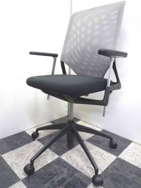 【中古】メダチェア vitra/ヴィトラ 肘付ハイバックチェア 143152