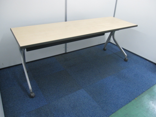 【会議用テーブル】※スタックテーブル　幕板付　カラー：木目（ナチュラル）【オフィス家具】
                        
                                    中古
            