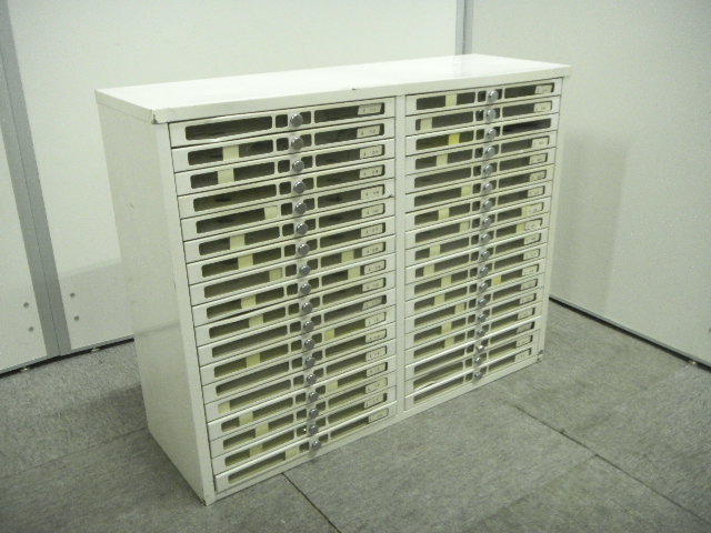 【おつとめ品】　　～珍しい書類棚。傷・擦れなどがある為お安く～
                        
                                    中古
            