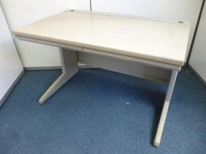 【ウチダ製】【平机】おつとめ品ですのでこの価格！
                        
                                    中古
            