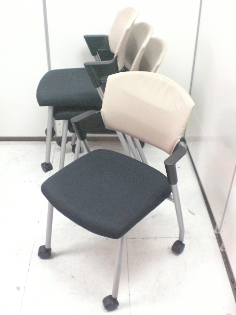 【4脚１セット価格！！】セットでさらにお得！人気シリーズ揃います！
                        プロッティ
                                    中古
            