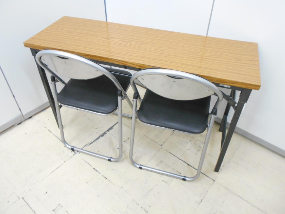 折畳テーブルと折畳イス2脚のすぐ使えるセットが驚きの価格で！　ライオン製テーブル+新品折り畳みイス
                        
                                    中古
            