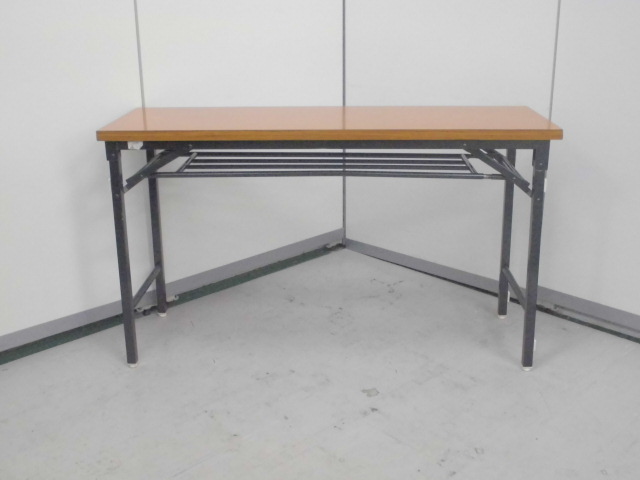 【おつとめ品】　長机　【大量入荷】　折りたたみテーブル　【大特価】　コンパクトサイズ
                        
                                    中古
            