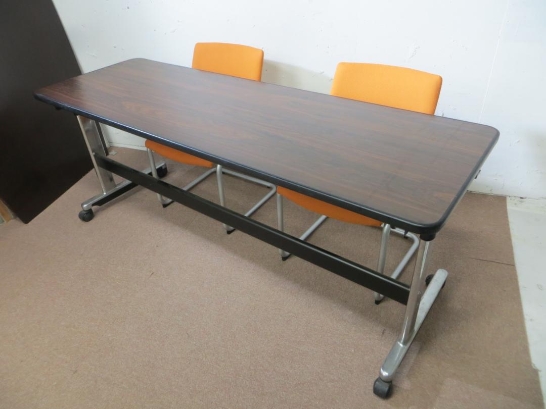 【売れ筋】テーブルとチェアのセット何れも揃うので会議室作りに！【W1800テーブル】
                        PLUSミーティングチェアとオカムラテーブルセット
                                    中古
            