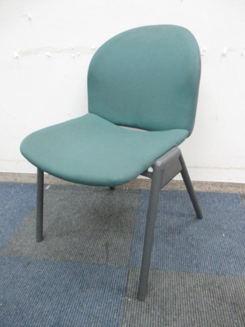【定番シリーズ】コクヨ製　イクスシリーズ　スタックチェア【重ねて収納可能】
                        イクスチェアー
                                    中古
            