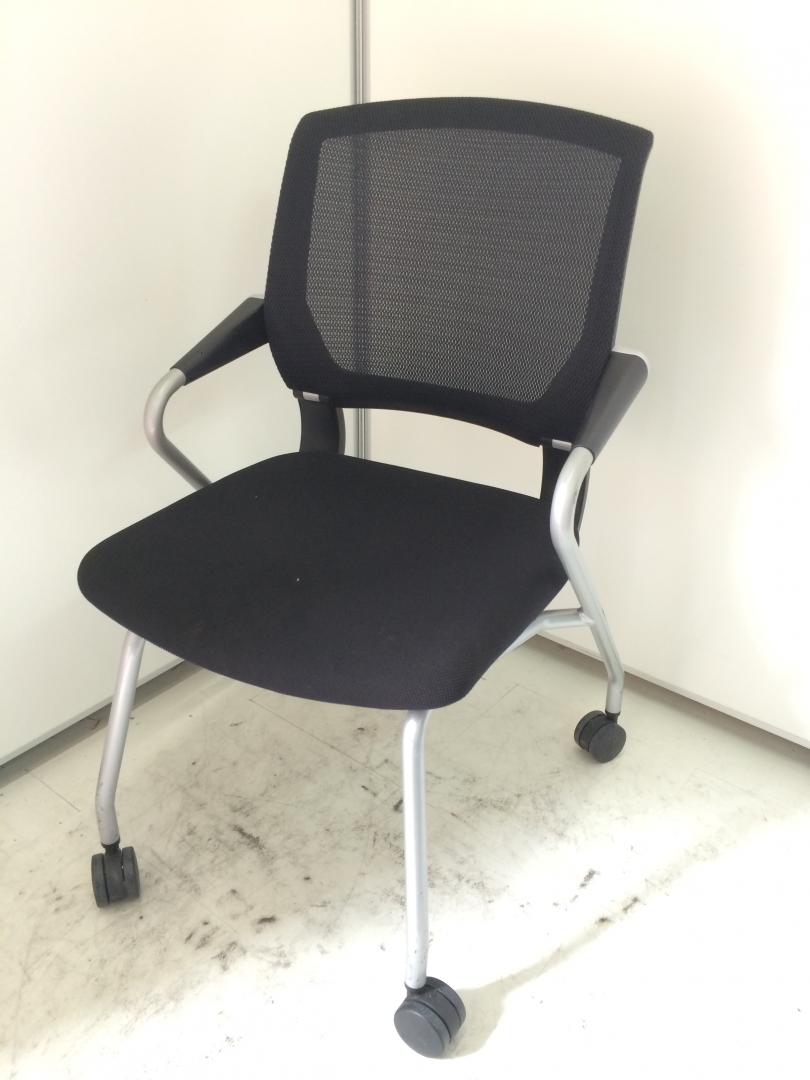 背面メッシュ　汚れの目立たないブラック色　折りたためる為場所をとりません！！
                        サテリテ
                                    中古
            