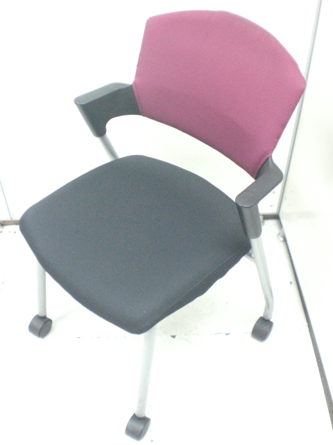 【在庫処分の特別価格】重ね収納可能・肘付き・キャスター付きと至れり尽くせり！
                        プロッティ
                                    中古
            