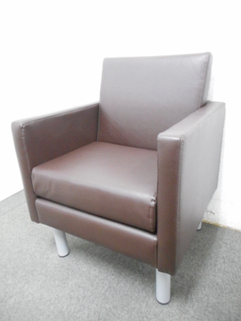 ■特別価格！！値下げしました9,000円→4,500円■1人掛けソファ・アームチェア【休憩用・ご家庭用としてオススメ！】■ブラウン（ＰＶＣレザー）　
                        
                                    中古
            