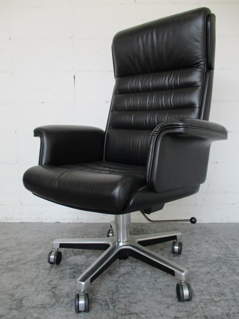 ～本革高級エグゼクティブチェア～上下昇降不良にてプライスダウンへ
                        
                                    中古
            