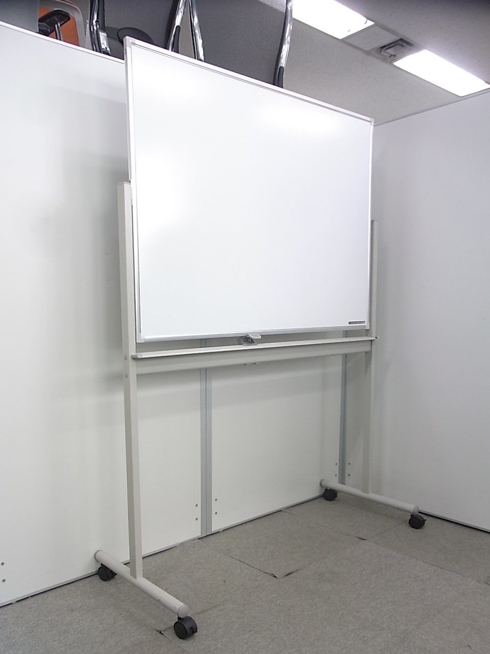 【1台入荷】片面のホワイトボードが入荷！中古品と言えど、あの内田洋行製！もちろん品質は良いですよ！
                        
                                    中古
            