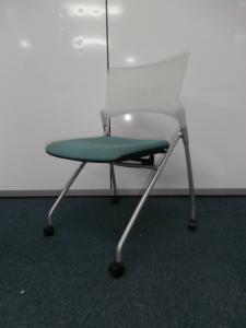 イトーキ製】【ネスティングチェア】在庫限りの淡いグリーンです！
                        
                                    中古
            