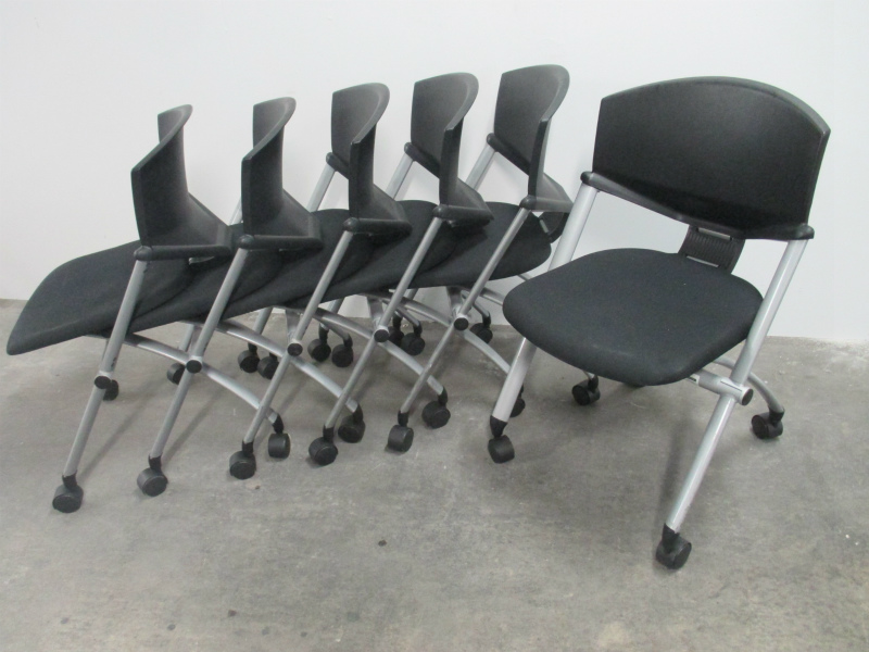 【1セット限定価格！】【状態良好】レアなブラックのミーティングチェアを6脚セットで！フルブラックカラーの落ち着いた色合い！【セット価格】
                        コルサ
                                    中古
            