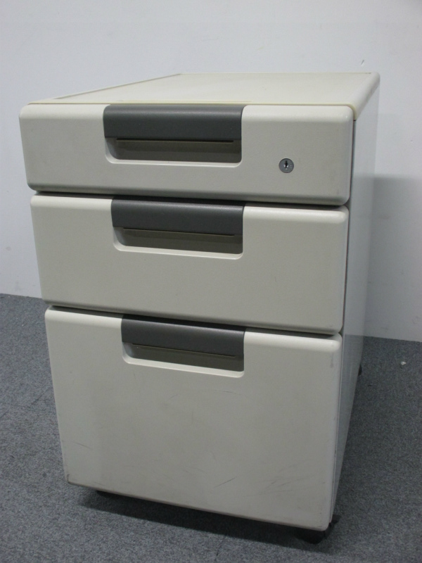 【大量入荷】30台以上の入荷！揃いでお考えの方は此方の3段ワゴンで決まりです！【サイドキャビネット】【収納ワゴン】【3段引出】【下段A4対応】【おつとめ品】
                        Links（リンクス）
                                    中古
            