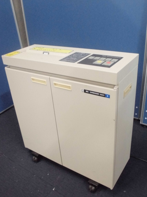 【最大裁断枚数12枚】オフィスシュレッダー｜明光商会｜V231-R｜省スペース！【A3対応】
                        
                                    中古
            